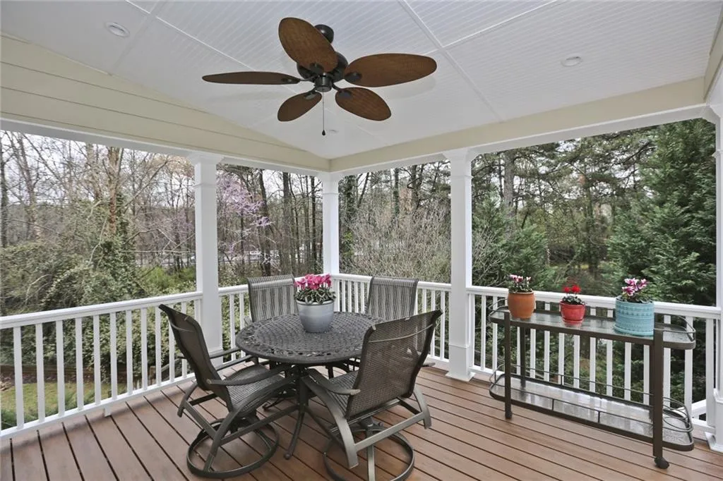 1040 Lancaster Walk, Sandy Springs, Georgia 30328, 3 Bedrooms Bedrooms, ,3 BathroomsBathrooms,Residential,Sold,1040 Lancaster Walk,5818068