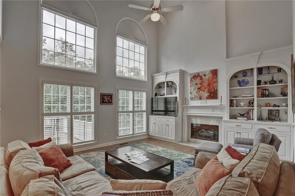 1040 Lancaster Walk, Sandy Springs, Georgia 30328, 3 Bedrooms Bedrooms, ,3 BathroomsBathrooms,Residential,Sold,1040 Lancaster Walk,5818068