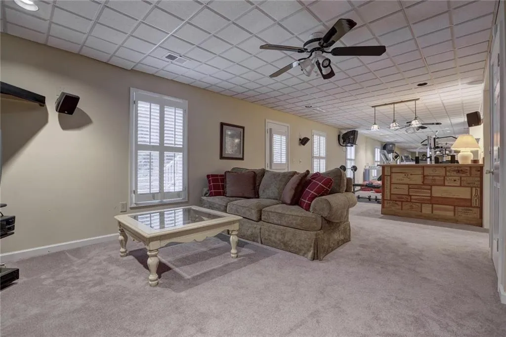 1040 Lancaster Walk, Sandy Springs, Georgia 30328, 3 Bedrooms Bedrooms, ,3 BathroomsBathrooms,Residential,Sold,1040 Lancaster Walk,5818068