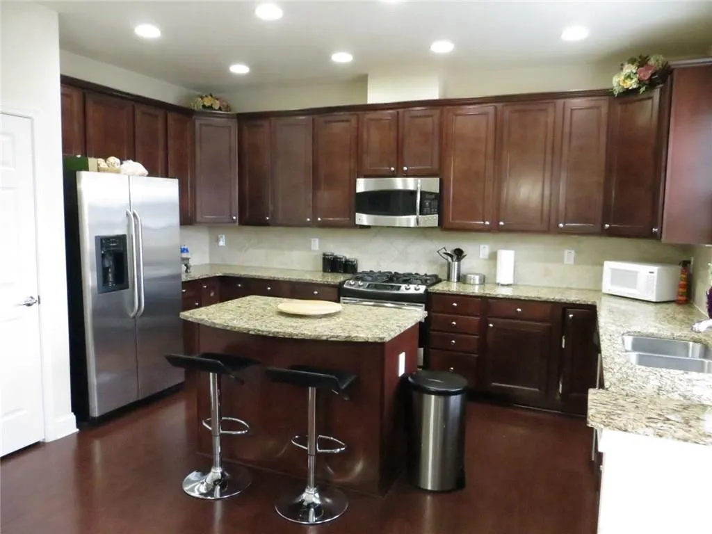 2512 Ashwicke Drive Unit 29, Atlanta, Georgia 30339, 3 Bedrooms Bedrooms, ,3 BathroomsBathrooms,Residential,Sold,2512 Ashwicke Drive Unit 29,5668569