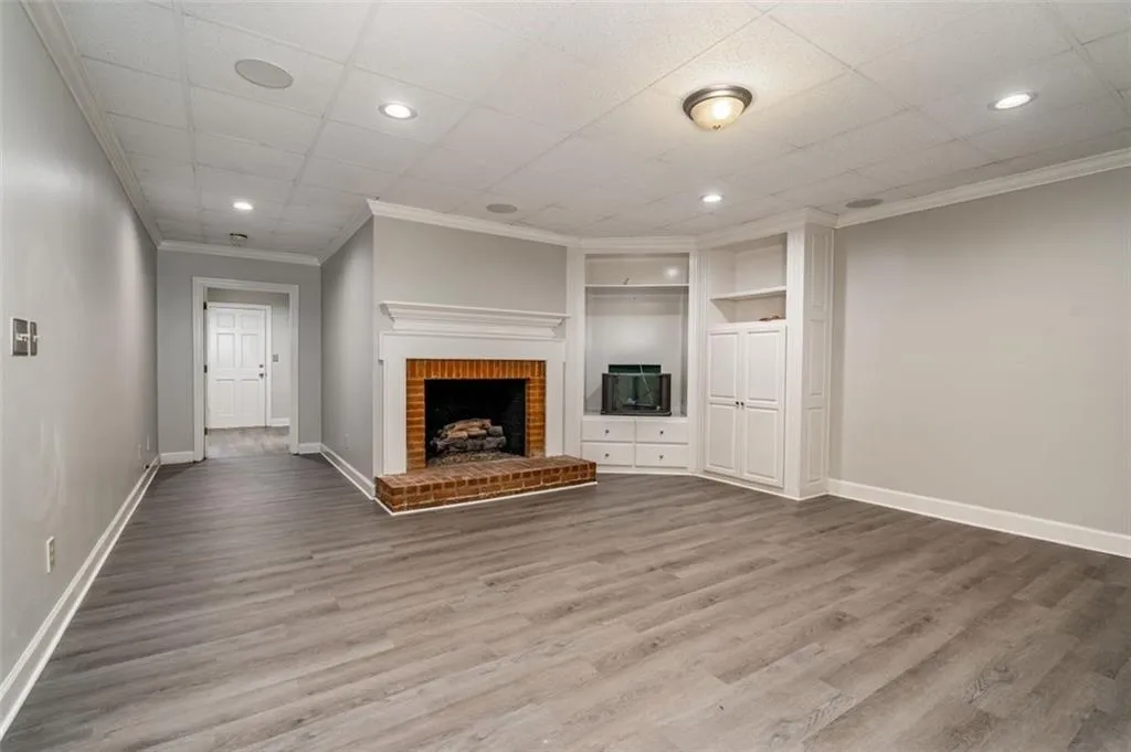 6049 Heards Drive, Sandy Springs, Georgia 30328, 5 Bedrooms Bedrooms, ,5 BathroomsBathrooms,Residential,Sold,6049 Heards Drive,7048114