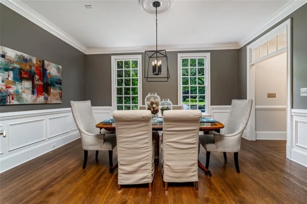 6049 Heards Drive, Sandy Springs, Georgia 30328, 5 Bedrooms Bedrooms, ,5 BathroomsBathrooms,Residential,Sold,6049 Heards Drive,7048114