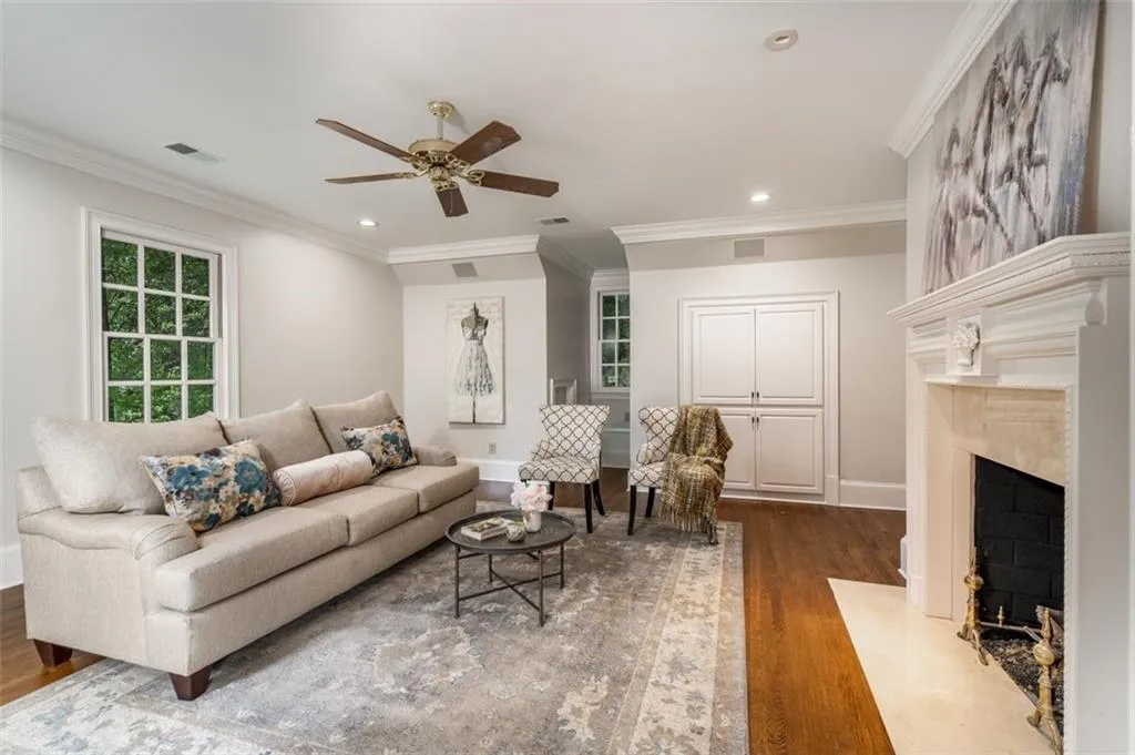 6049 Heards Drive, Sandy Springs, Georgia 30328, 5 Bedrooms Bedrooms, ,5 BathroomsBathrooms,Residential,Sold,6049 Heards Drive,7048114