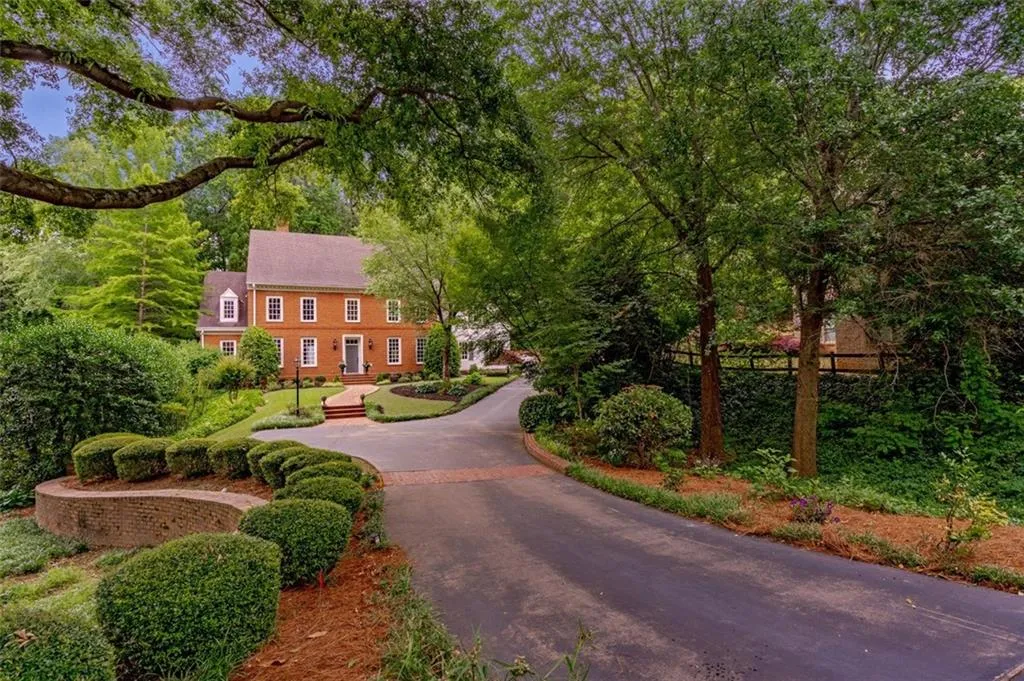 6049 Heards Drive, Sandy Springs, Georgia 30328, 5 Bedrooms Bedrooms, ,5 BathroomsBathrooms,Residential,Sold,6049 Heards Drive,7048114