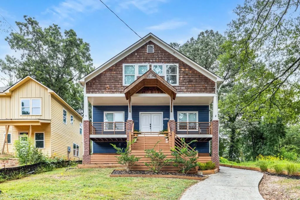 1985 Lois Place Nw, Atlanta, Georgia 30318, 4 Bedrooms Bedrooms, ,4 BathroomsBathrooms,Residential,For Sale,1985 Lois Place Nw,7661298