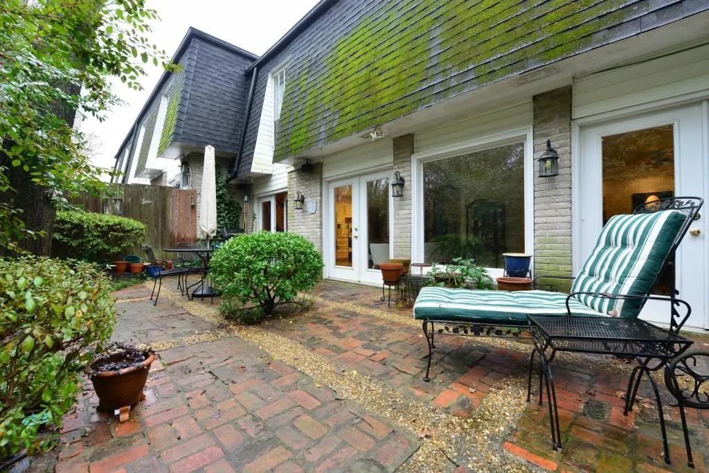 5520 Chemin De Vie Unit 5520, Sandy Springs, Georgia 30342, 3 Bedrooms Bedrooms, ,2 BathroomsBathrooms,Residential,Sold,5520 Chemin De Vie Unit 5520,5644073