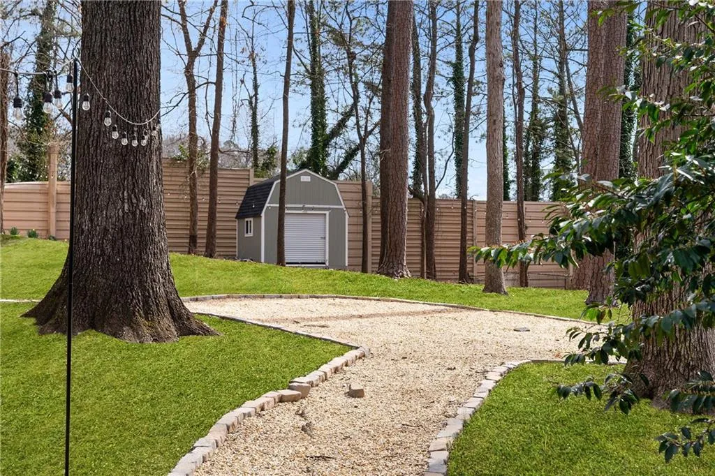 3911 Ivy Road Ne, Atlanta, Georgia 30342, 3 Bedrooms Bedrooms, ,3 BathroomsBathrooms,Residential,For Sale,3911 Ivy Road Ne,7531577