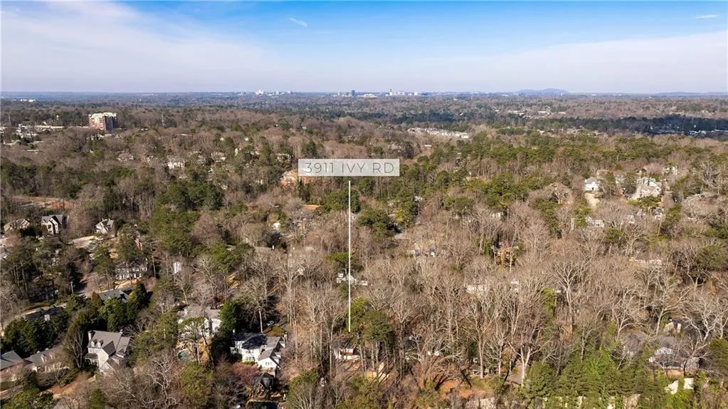 3911 Ivy Road Ne, Atlanta, Georgia 30342, 3 Bedrooms Bedrooms, ,3 BathroomsBathrooms,Residential,For Sale,3911 Ivy Road Ne,7531577