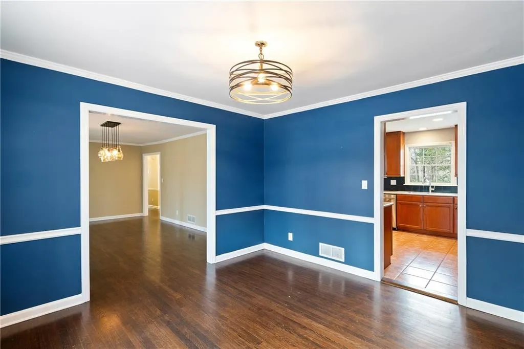 3911 Ivy Road Ne, Atlanta, Georgia 30342, 3 Bedrooms Bedrooms, ,3 BathroomsBathrooms,Residential,For Sale,3911 Ivy Road Ne,7531577