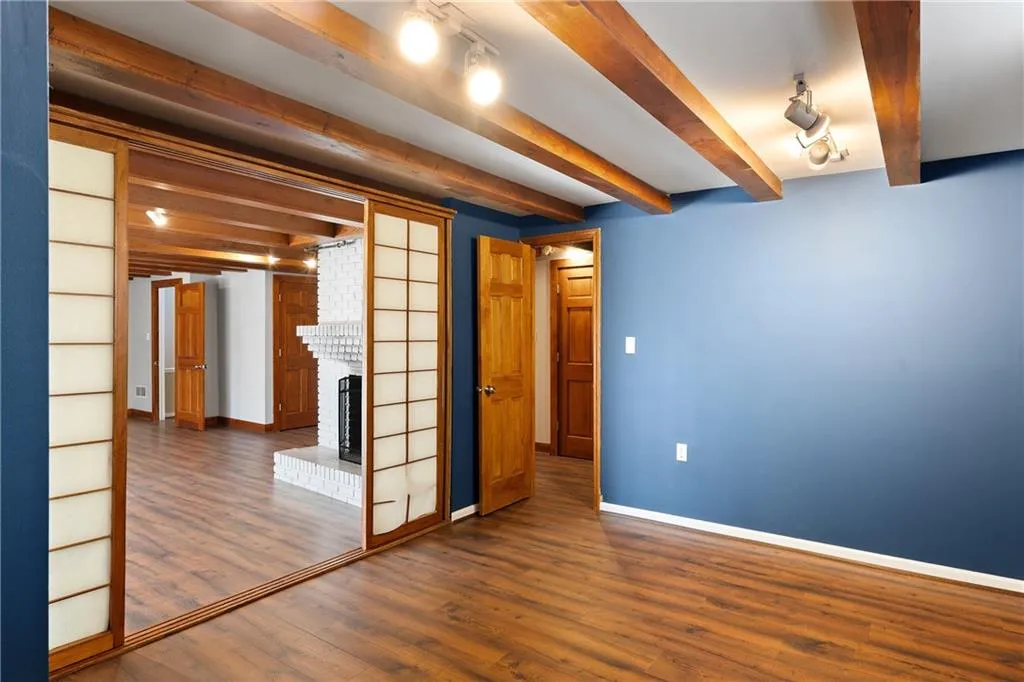 3911 Ivy Road Ne, Atlanta, Georgia 30342, 3 Bedrooms Bedrooms, ,3 BathroomsBathrooms,Residential,For Sale,3911 Ivy Road Ne,7531577