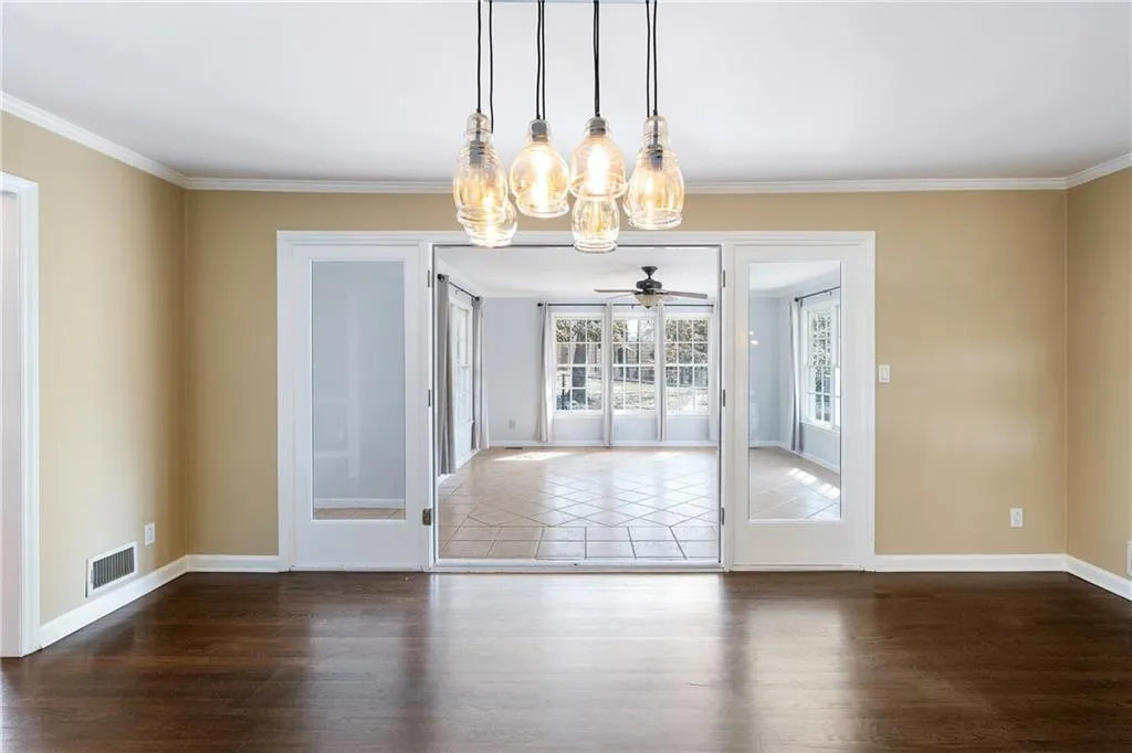 3911 Ivy Road Ne, Atlanta, Georgia 30342, 3 Bedrooms Bedrooms, ,3 BathroomsBathrooms,Residential,For Sale,3911 Ivy Road Ne,7531577
