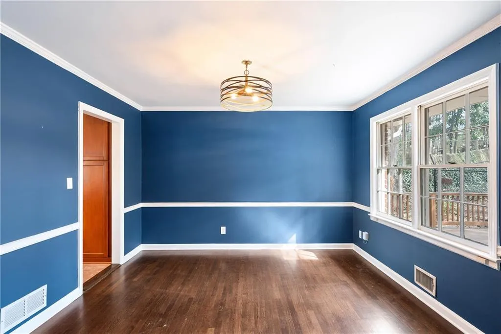 3911 Ivy Road Ne, Atlanta, Georgia 30342, 3 Bedrooms Bedrooms, ,3 BathroomsBathrooms,Residential,For Sale,3911 Ivy Road Ne,7531577
