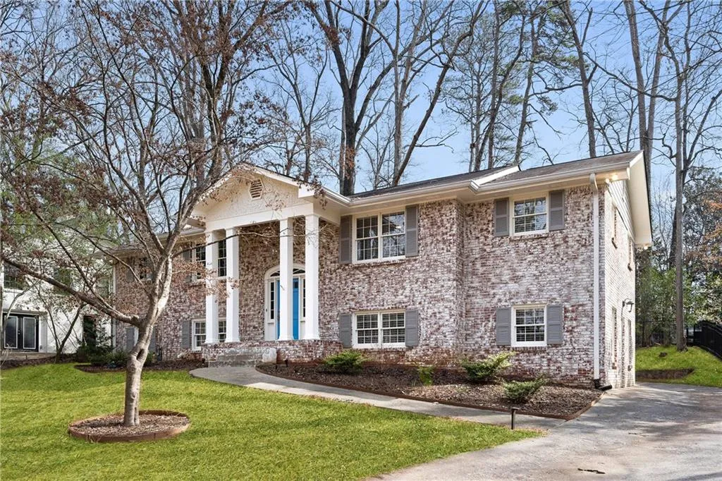 3911 Ivy Road Ne, Atlanta, Georgia 30342, 3 Bedrooms Bedrooms, ,3 BathroomsBathrooms,Residential,For Sale,3911 Ivy Road Ne,7531577