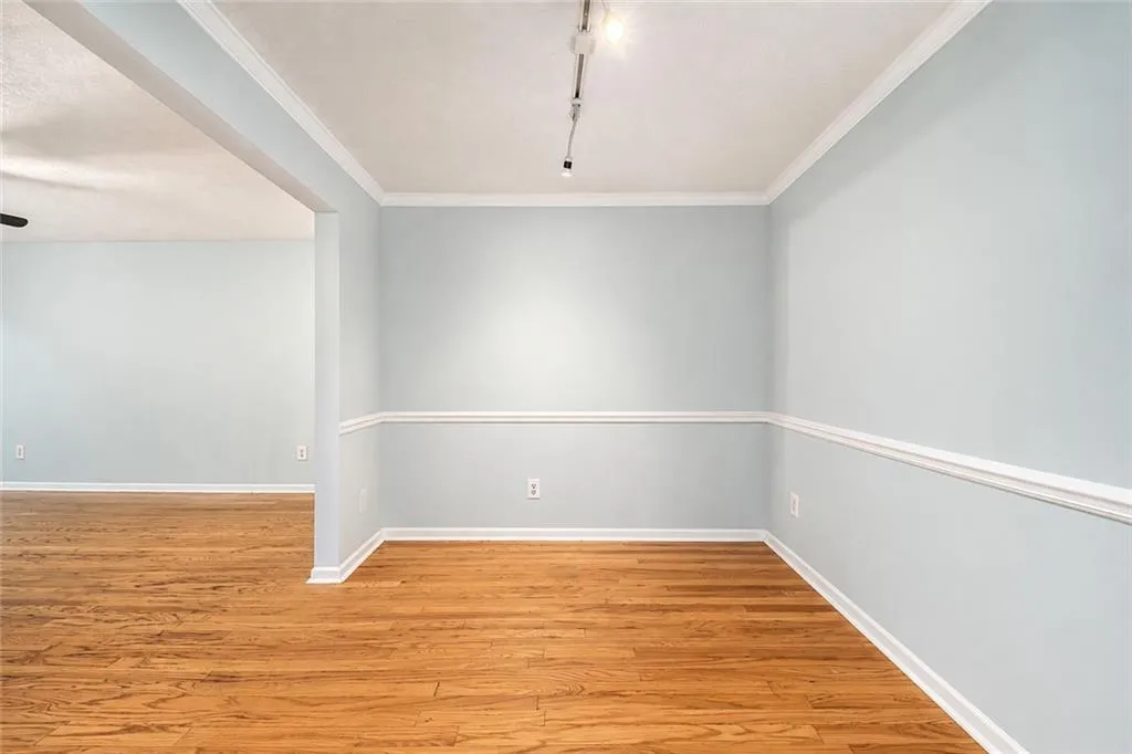 5143 Roswell Road Unit 43, Sandy Springs, Georgia 30342, 2 Bedrooms Bedrooms, 0 ,1 BathroomBathrooms,Residential,For Sale,5143 Roswell Road Unit 43,7815866
