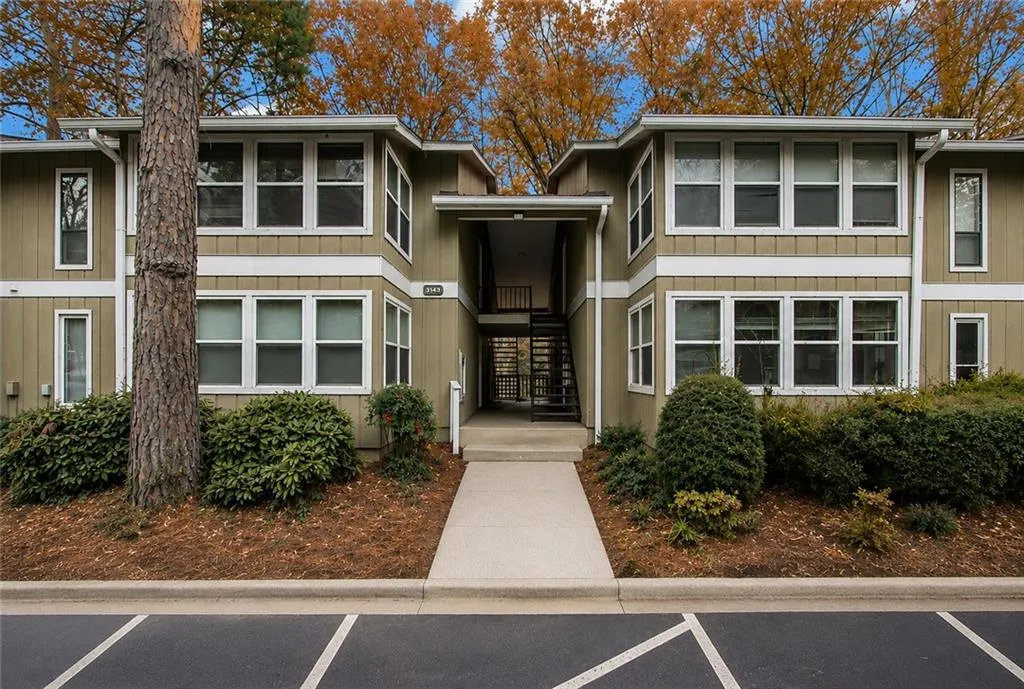 5143 Roswell Road Unit 43, Sandy Springs, Georgia 30342, 2 Bedrooms Bedrooms, 0 ,1 BathroomBathrooms,Residential,For Sale,5143 Roswell Road Unit 43,7815866