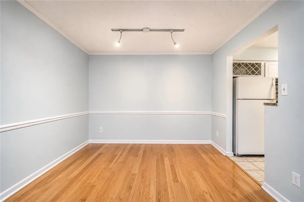 5143 Roswell Road Unit 43, Sandy Springs, Georgia 30342, 2 Bedrooms Bedrooms, 0 ,1 BathroomBathrooms,Residential,For Sale,5143 Roswell Road Unit 43,7815866