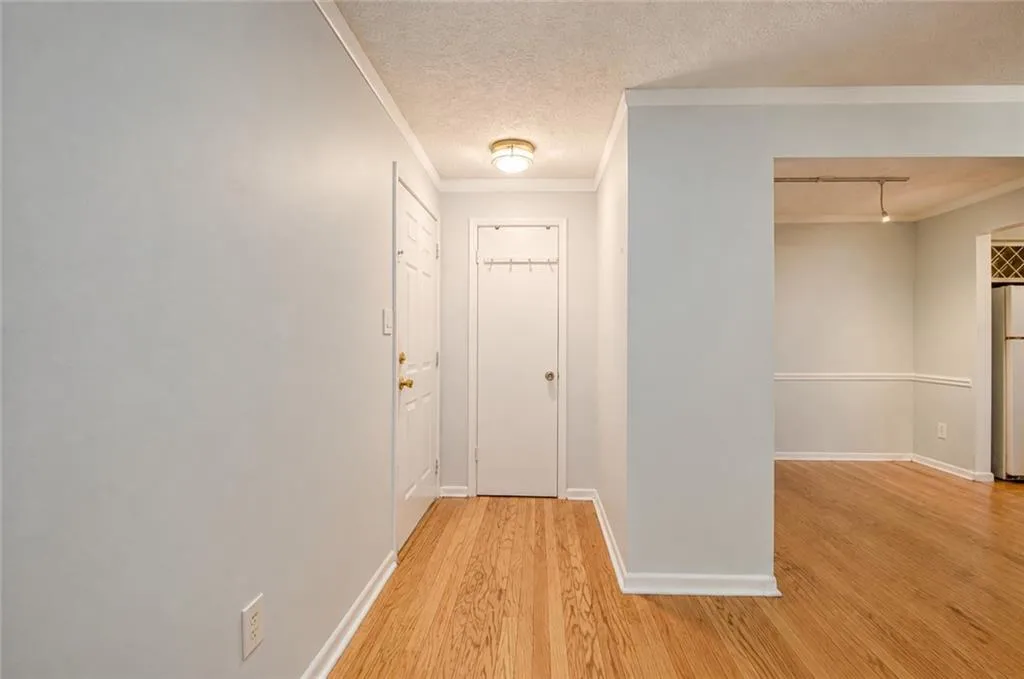 5143 Roswell Road Unit 43, Sandy Springs, Georgia 30342, 2 Bedrooms Bedrooms, 0 ,1 BathroomBathrooms,Residential,For Sale,5143 Roswell Road Unit 43,7815866