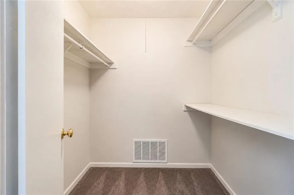 5143 Roswell Road Unit 43, Sandy Springs, Georgia 30342, 2 Bedrooms Bedrooms, 0 ,1 BathroomBathrooms,Residential,For Sale,5143 Roswell Road Unit 43,7815866