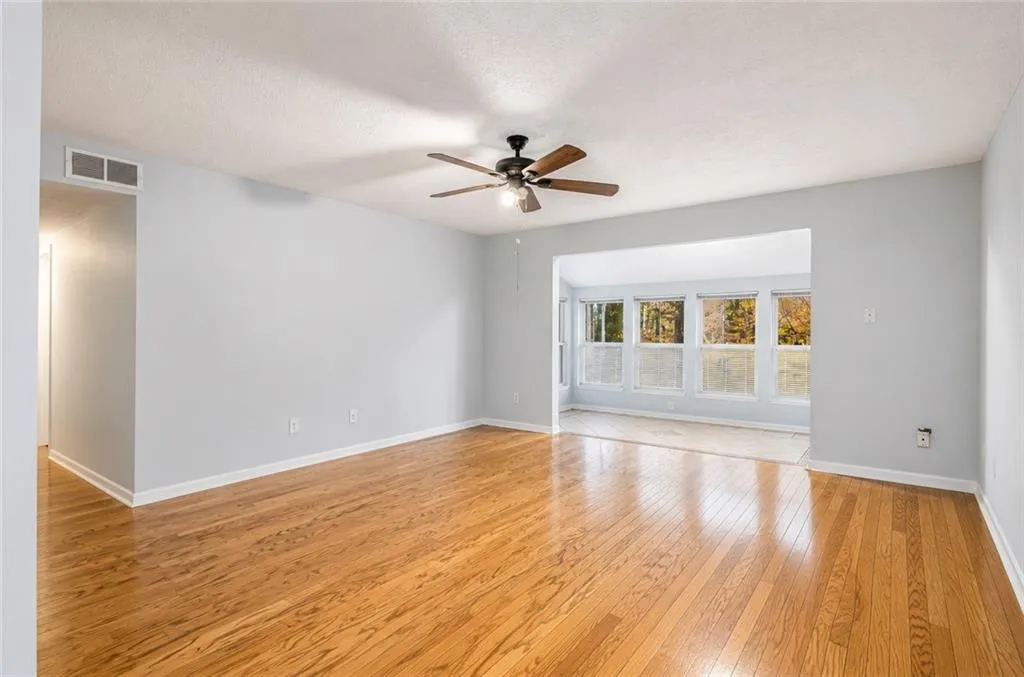 5143 Roswell Road Unit 43, Sandy Springs, Georgia 30342, 2 Bedrooms Bedrooms, 0 ,1 BathroomBathrooms,Residential,For Sale,5143 Roswell Road Unit 43,7815866