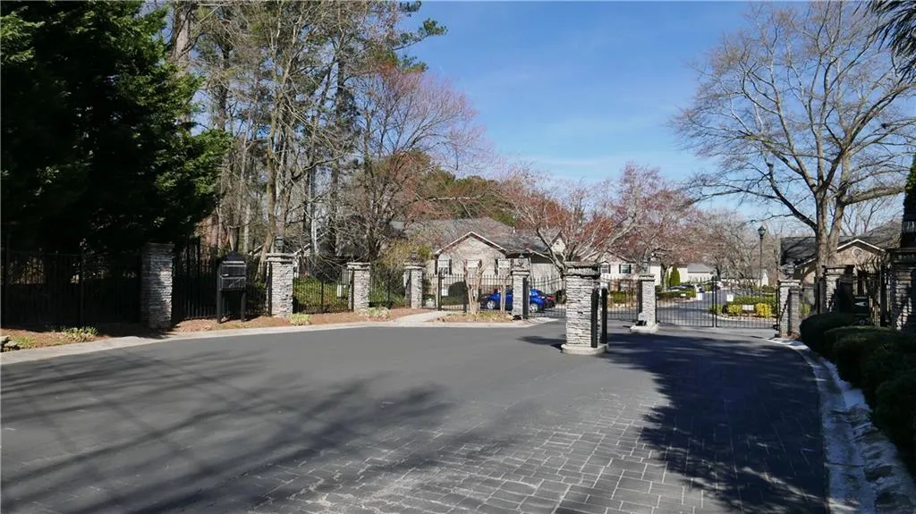 1801 Brighton Point, Sandy Springs, Georgia 30328, 3 Bedrooms Bedrooms, ,2 BathroomsBathrooms,Residential,Sold,1801 Brighton Point,6515360