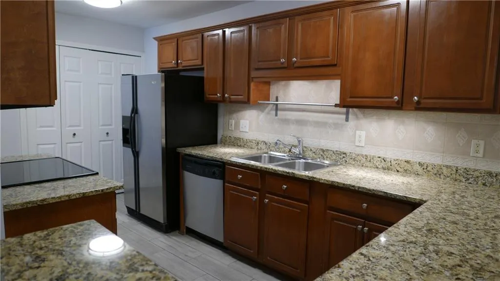 1801 Brighton Point, Sandy Springs, Georgia 30328, 3 Bedrooms Bedrooms, ,2 BathroomsBathrooms,Residential,Sold,1801 Brighton Point,6515360