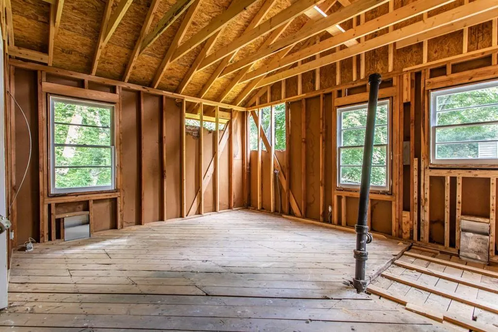 760 Starlight Lane, Atlanta, Georgia 30342, 5 Bedrooms Bedrooms, ,3 BathroomsBathrooms,Residential,Sold,760 Starlight Lane,7115231