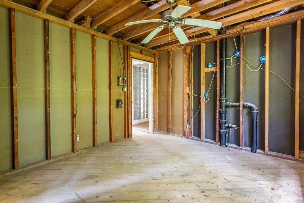 760 Starlight Lane, Atlanta, Georgia 30342, 5 Bedrooms Bedrooms, ,3 BathroomsBathrooms,Residential,Sold,760 Starlight Lane,7115231