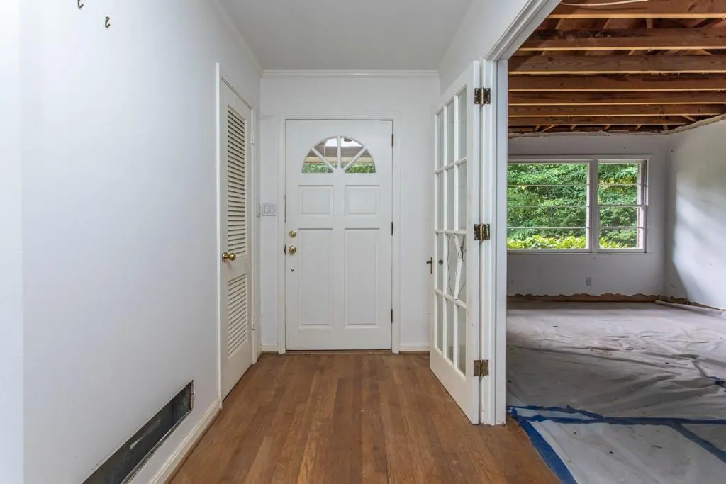 760 Starlight Lane, Atlanta, Georgia 30342, 5 Bedrooms Bedrooms, ,3 BathroomsBathrooms,Residential,Sold,760 Starlight Lane,7115231