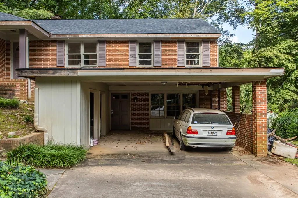 760 Starlight Lane, Atlanta, Georgia 30342, 5 Bedrooms Bedrooms, ,3 BathroomsBathrooms,Residential,Sold,760 Starlight Lane,7115231