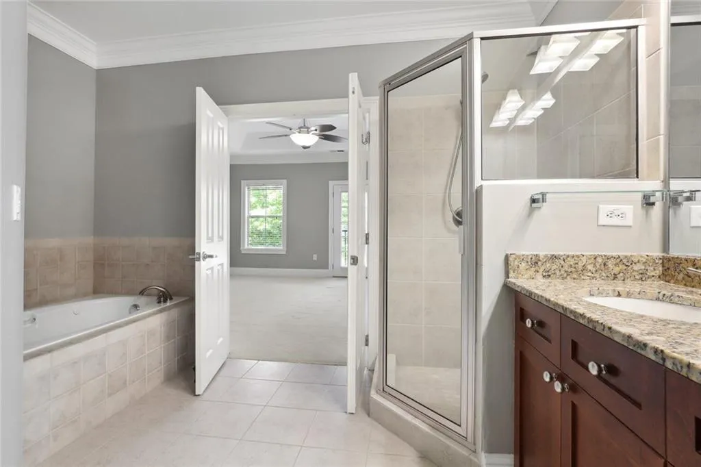 5570 Glenridge Park, Atlanta, Georgia 30342, 2 Bedrooms Bedrooms, ,2 BathroomsBathrooms,Residential,Sold,5570 Glenridge Park,7041513