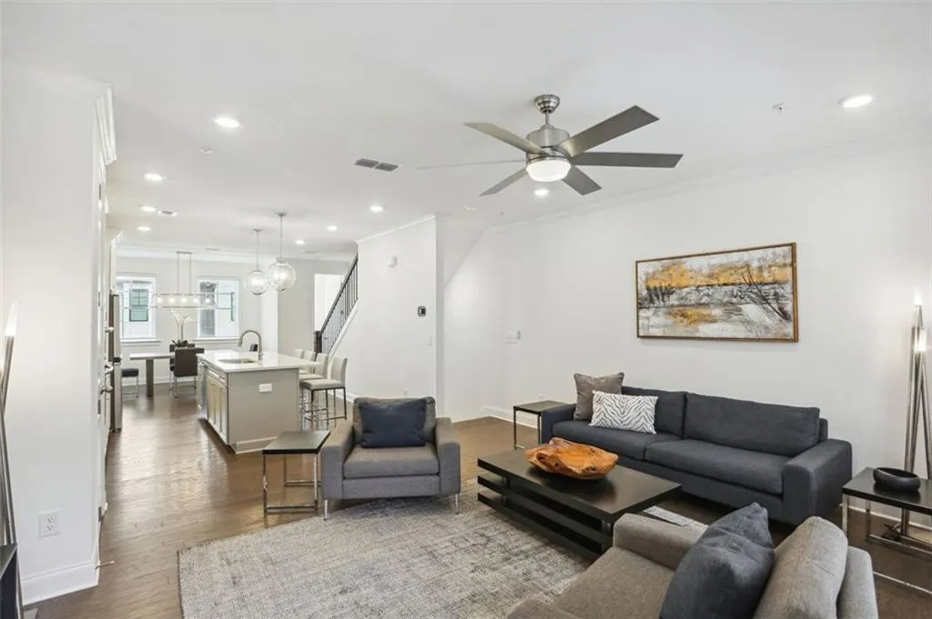 6561 Beacon Drive, Sandy Springs, Georgia 30328, 3 Bedrooms Bedrooms, ,3 BathroomsBathrooms,Residential,Sold,6561 Beacon Drive,7162701