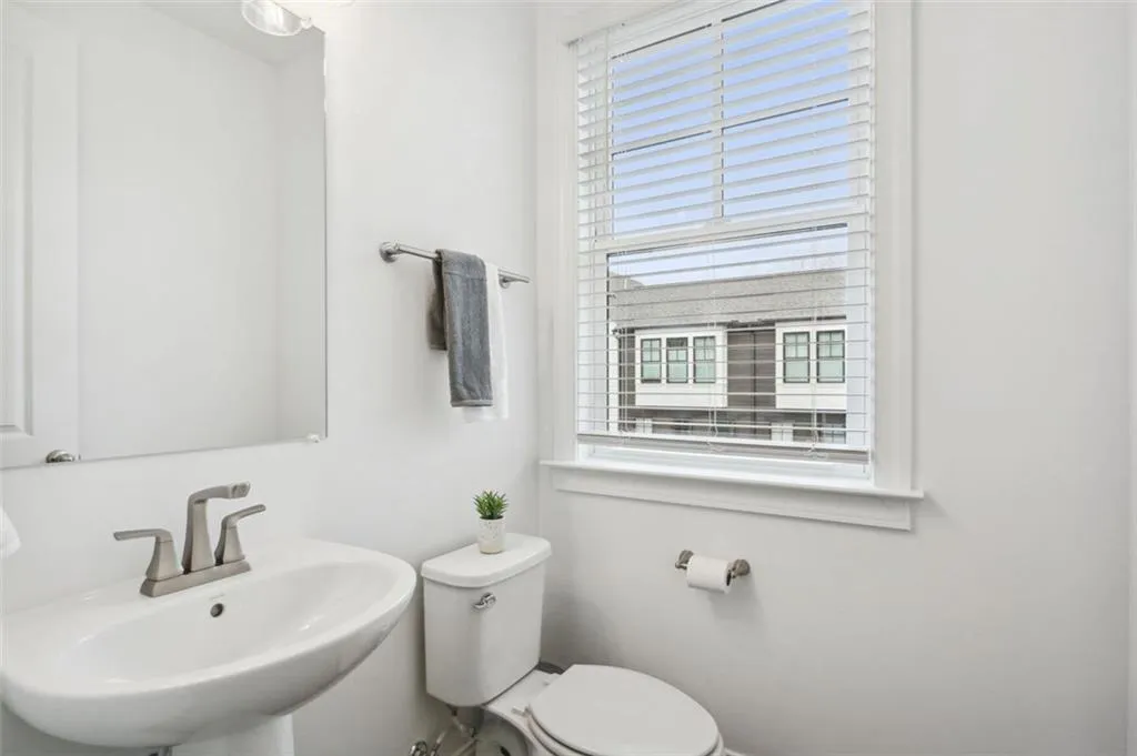 6561 Beacon Drive, Sandy Springs, Georgia 30328, 3 Bedrooms Bedrooms, ,3 BathroomsBathrooms,Residential,Sold,6561 Beacon Drive,7162701