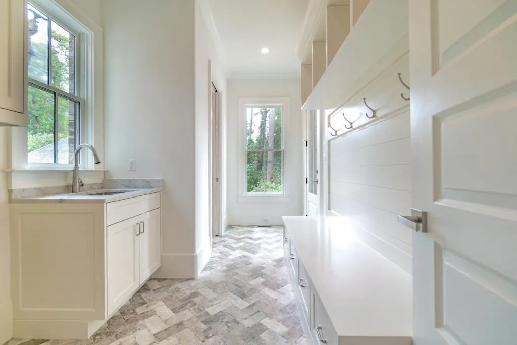 4736 Lake Forrest Drive, Sandy Springs, Georgia 30342, 6 Bedrooms Bedrooms, ,6 BathroomsBathrooms,Residential,Sold,4736 Lake Forrest Drive,6067843