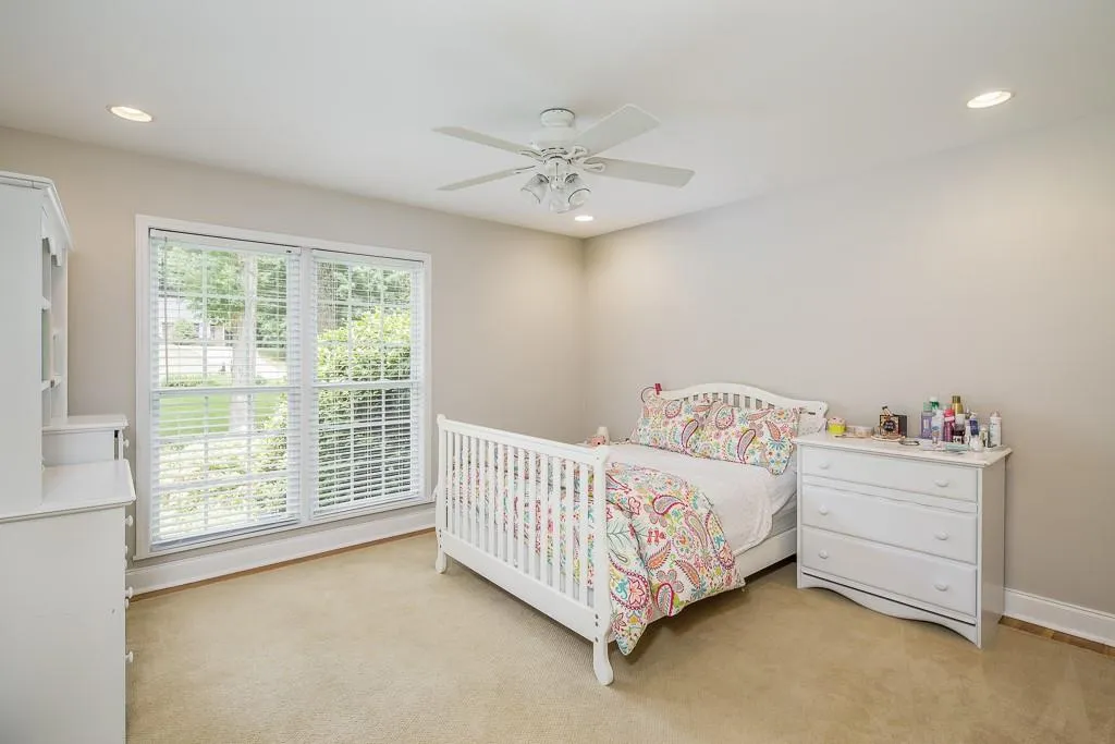 100 Hunters Glen Court, Sandy Springs, Georgia 30328, 5 Bedrooms Bedrooms, ,4 BathroomsBathrooms,Residential,Sold,100 Hunters Glen Court,6583080