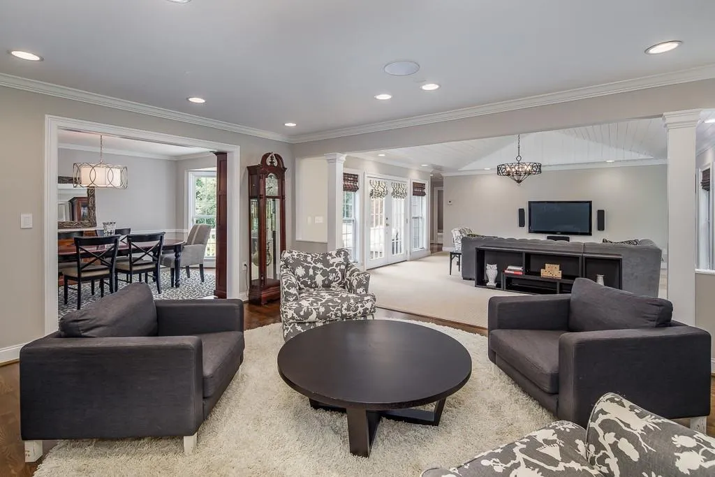100 Hunters Glen Court, Sandy Springs, Georgia 30328, 5 Bedrooms Bedrooms, ,4 BathroomsBathrooms,Residential,Sold,100 Hunters Glen Court,6583080