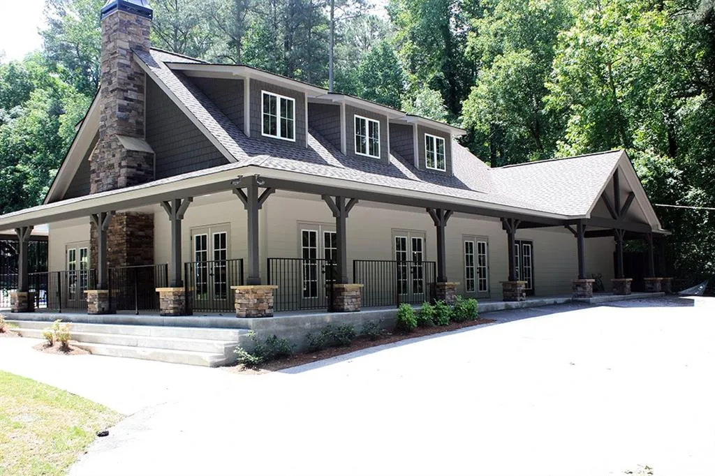 100 Hunters Glen Court, Sandy Springs, Georgia 30328, 5 Bedrooms Bedrooms, ,4 BathroomsBathrooms,Residential,Sold,100 Hunters Glen Court,6583080
