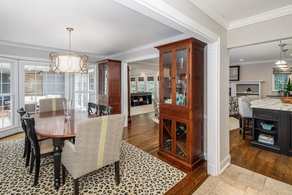 100 Hunters Glen Court, Sandy Springs, Georgia 30328, 5 Bedrooms Bedrooms, ,4 BathroomsBathrooms,Residential,Sold,100 Hunters Glen Court,6583080