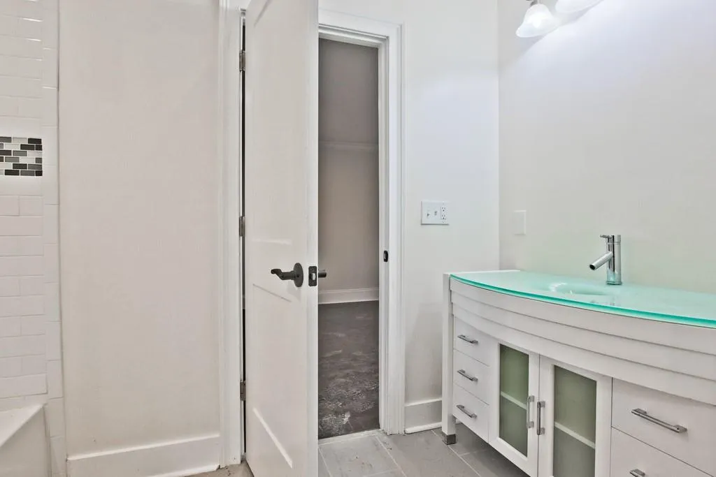 566 Coldstream Court, Sandy Springs, Georgia 30328, 4 Bedrooms Bedrooms, ,3 BathroomsBathrooms,Residential,Sold,566 Coldstream Court,6836088