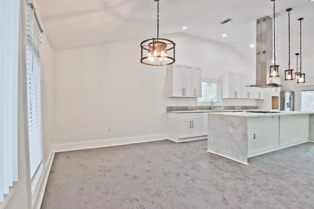 566 Coldstream Court, Sandy Springs, Georgia 30328, 4 Bedrooms Bedrooms, ,3 BathroomsBathrooms,Residential,Sold,566 Coldstream Court,6836088