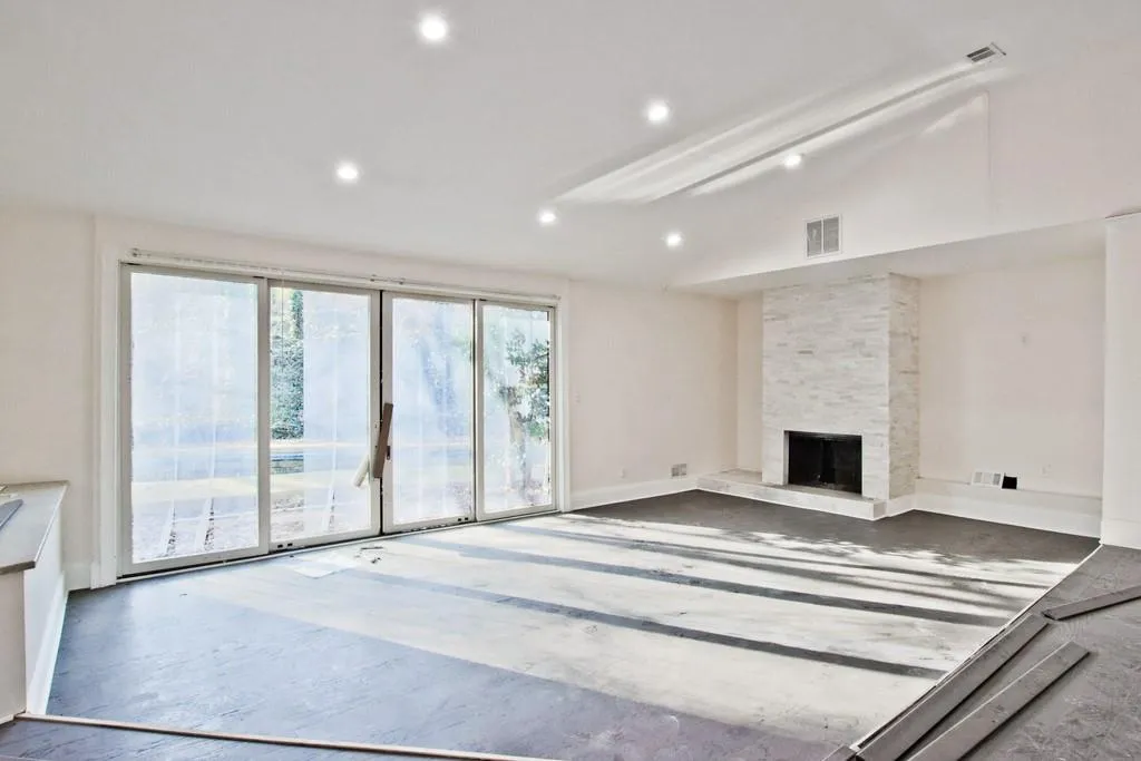 566 Coldstream Court, Sandy Springs, Georgia 30328, 4 Bedrooms Bedrooms, ,3 BathroomsBathrooms,Residential,Sold,566 Coldstream Court,6836088