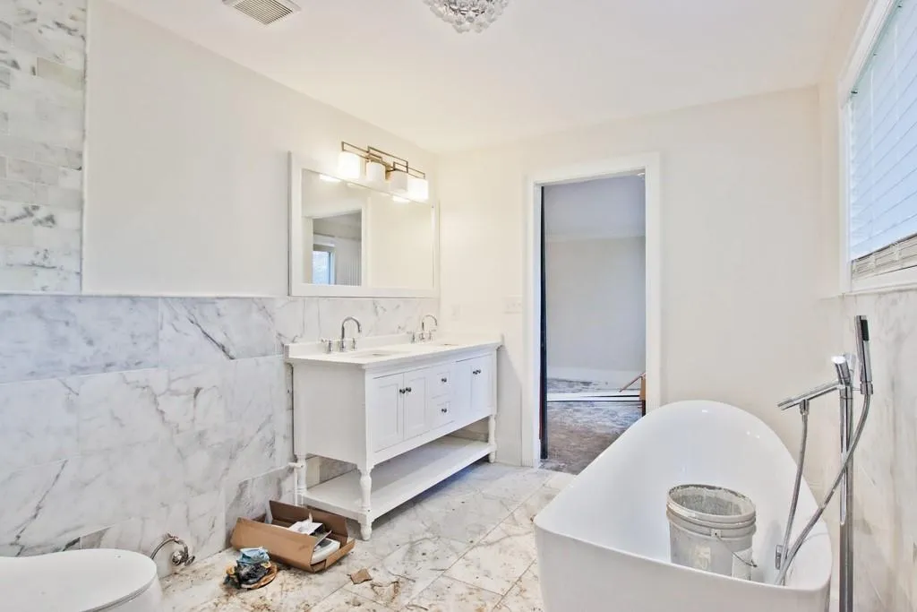 566 Coldstream Court, Sandy Springs, Georgia 30328, 4 Bedrooms Bedrooms, ,3 BathroomsBathrooms,Residential,Sold,566 Coldstream Court,6836088