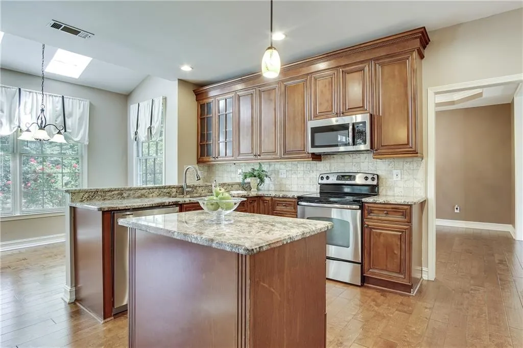 232 Spalding Gates Drive, Sandy Springs, Georgia 30328, 3 Bedrooms Bedrooms, ,2 BathroomsBathrooms,Residential,Sold,232 Spalding Gates Drive,6712187