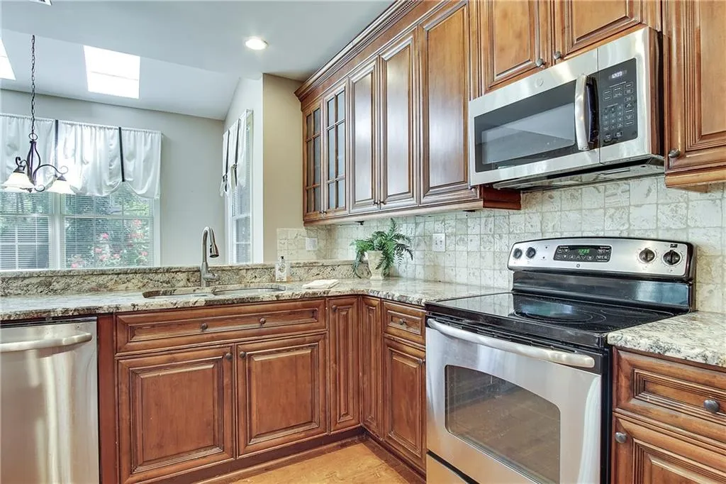 232 Spalding Gates Drive, Sandy Springs, Georgia 30328, 3 Bedrooms Bedrooms, ,2 BathroomsBathrooms,Residential,Sold,232 Spalding Gates Drive,6712187