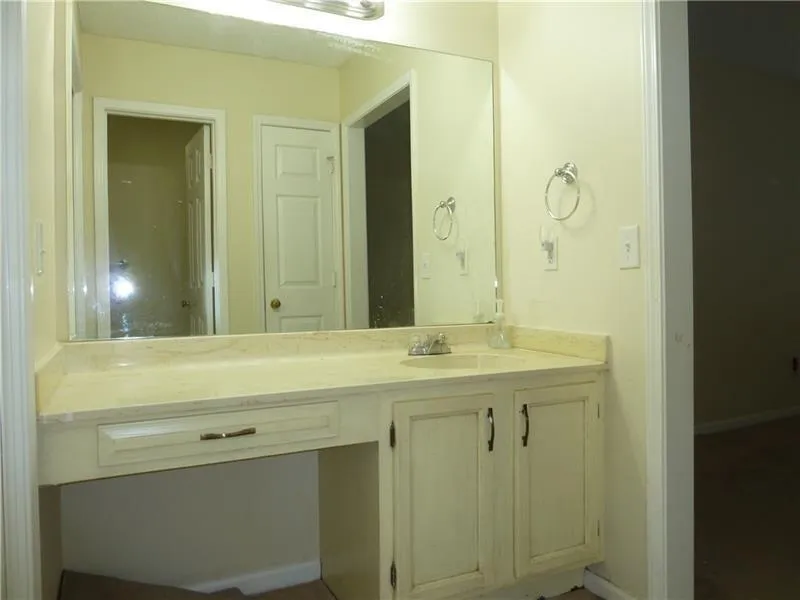 504 Abingdon Way, Sandy Springs, Georgia 30328, 2 Bedrooms Bedrooms, ,2 BathroomsBathrooms,Residential,Sold,504 Abingdon Way,6765101