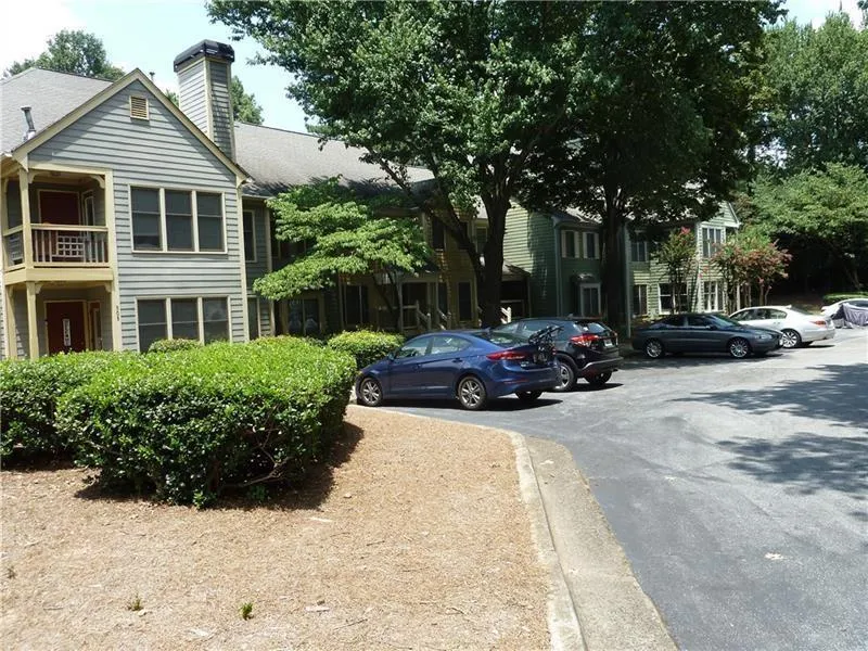 504 Abingdon Way, Sandy Springs, Georgia 30328, 2 Bedrooms Bedrooms, ,2 BathroomsBathrooms,Residential,Sold,504 Abingdon Way,6765101