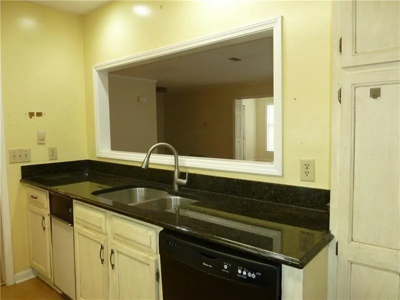 504 Abingdon Way, Sandy Springs, Georgia 30328, 2 Bedrooms Bedrooms, ,2 BathroomsBathrooms,Residential,Sold,504 Abingdon Way,6765101