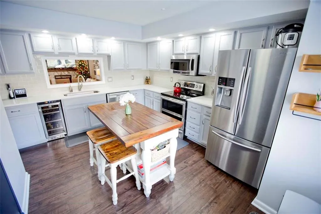 116 Goldrush Circle, Atlanta, Georgia 30328, 3 Bedrooms Bedrooms, ,2 BathroomsBathrooms,Residential,Sold,116 Goldrush Circle,6656950