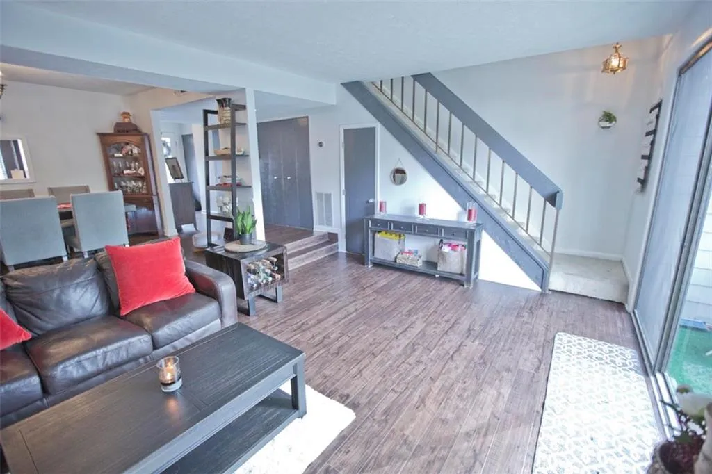 116 Goldrush Circle, Atlanta, Georgia 30328, 3 Bedrooms Bedrooms, ,2 BathroomsBathrooms,Residential,Sold,116 Goldrush Circle,6656950