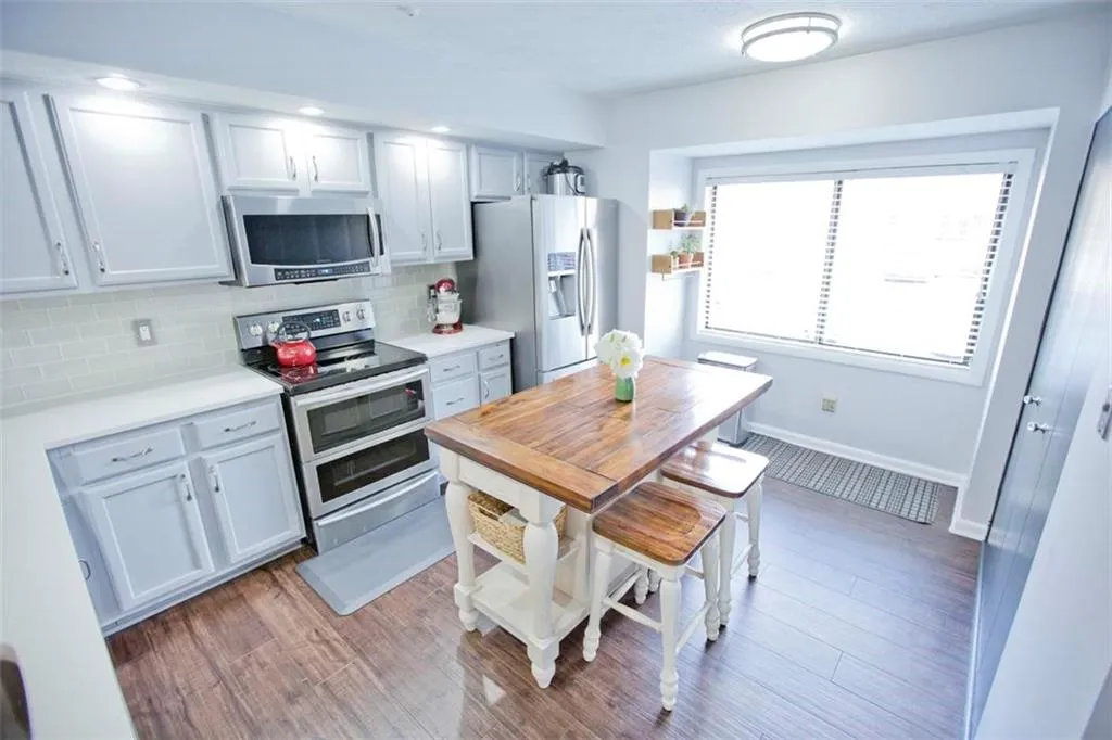 116 Goldrush Circle, Atlanta, Georgia 30328, 3 Bedrooms Bedrooms, ,2 BathroomsBathrooms,Residential,Sold,116 Goldrush Circle,6656950