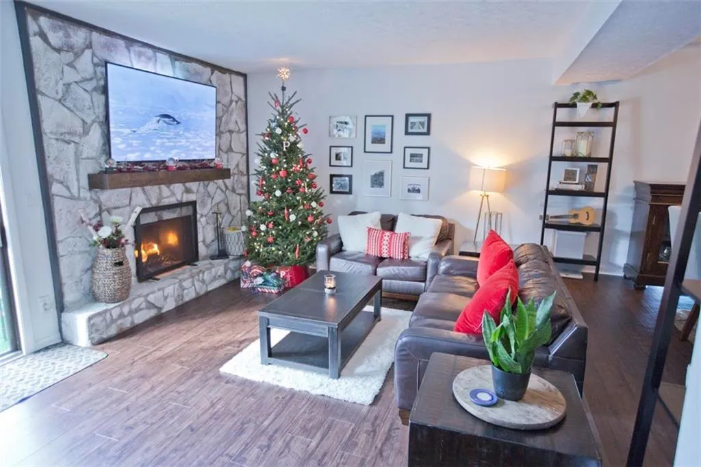 116 Goldrush Circle, Atlanta, Georgia 30328, 3 Bedrooms Bedrooms, ,2 BathroomsBathrooms,Residential,Sold,116 Goldrush Circle,6656950